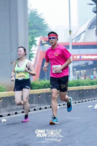 Race photo from ONE RUN 10 K