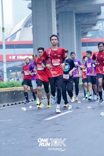 Race photo from ONE RUN 10 K