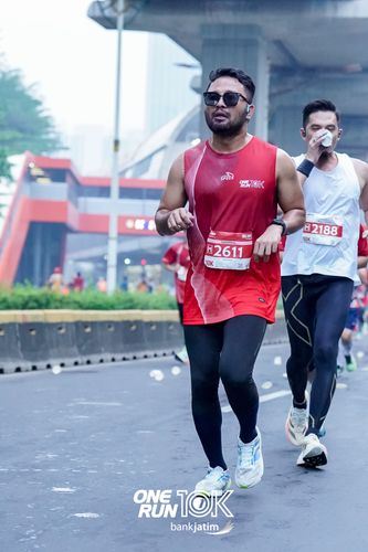 Race photo from ONE RUN 10 K