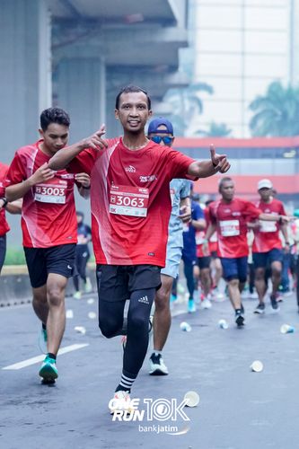 Race photo from ONE RUN 10 K
