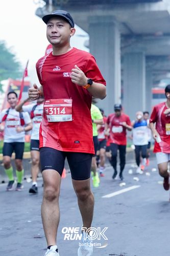 Race photo from ONE RUN 10 K