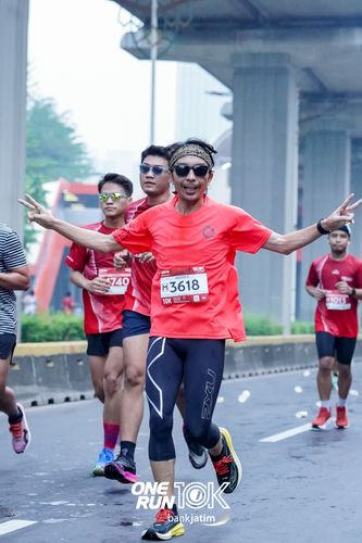 Race photo from ONE RUN 10 K