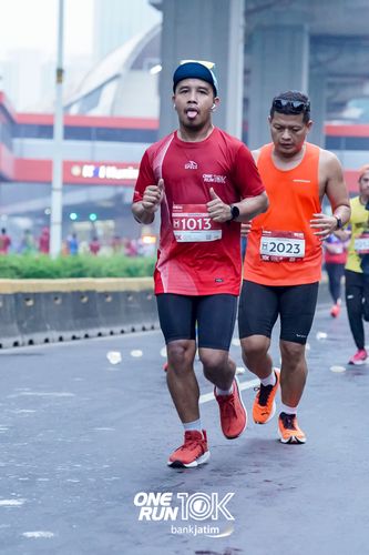 Race photo from ONE RUN 10 K