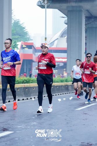 Race photo from ONE RUN 10 K