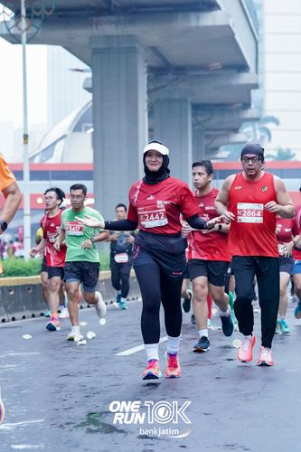 Race photo from ONE RUN 10 K