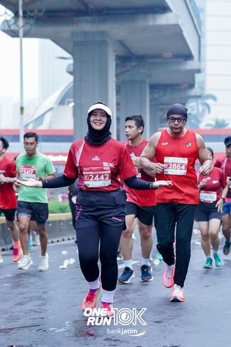 Race photo from ONE RUN 10 K