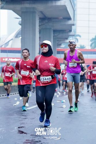 Race photo from ONE RUN 10 K
