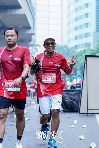 Race photo from ONE RUN 10 K