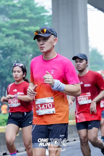Race photo from ONE RUN 10 K