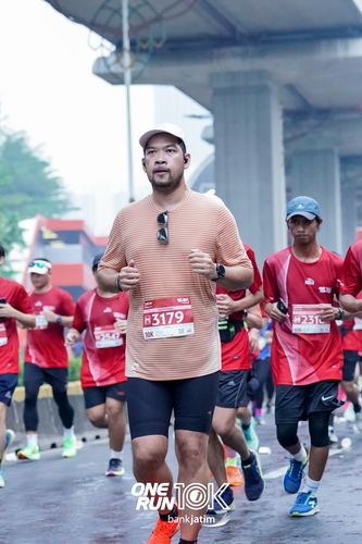 Race photo from ONE RUN 10 K