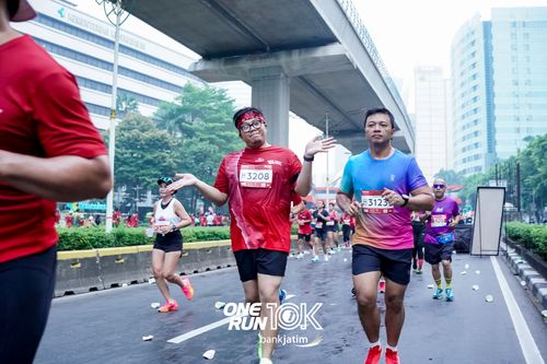 Race photo from ONE RUN 10 K