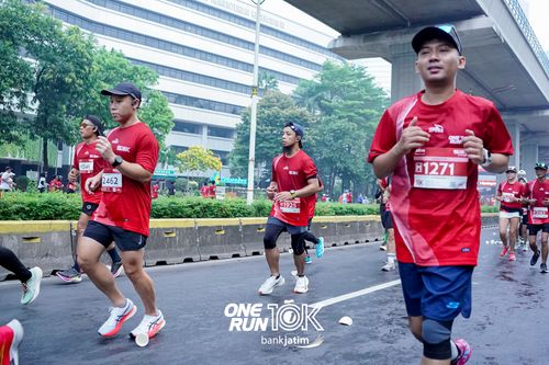 Race photo from ONE RUN 10 K