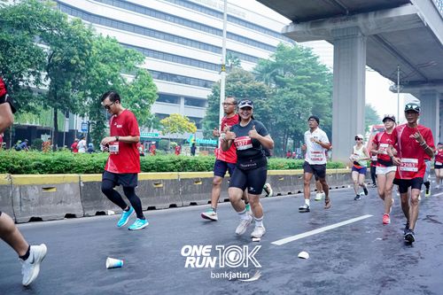 Race photo from ONE RUN 10 K