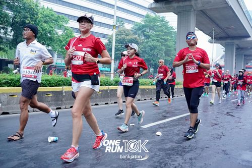 Race photo from ONE RUN 10 K