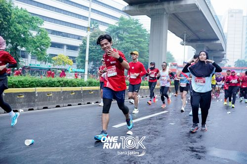Race photo from ONE RUN 10 K