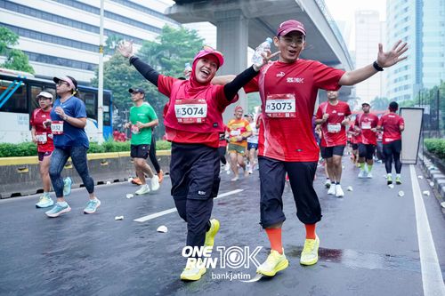 Race photo from ONE RUN 10 K