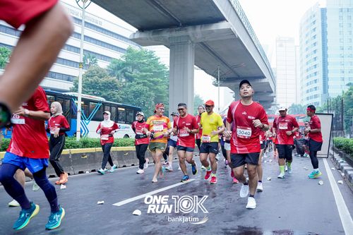 Race photo from ONE RUN 10 K