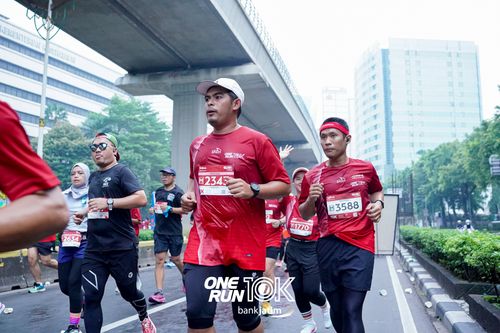 Race photo from ONE RUN 10 K