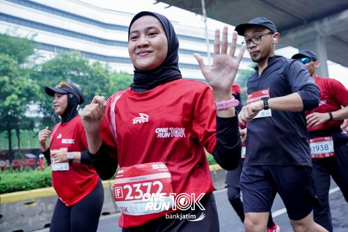 Race photo from ONE RUN 10 K
