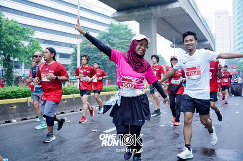 Race photo from ONE RUN 10 K