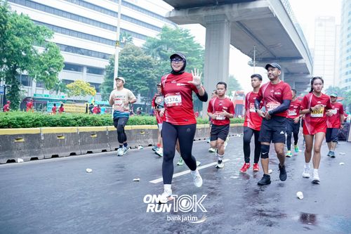 Race photo from ONE RUN 10 K