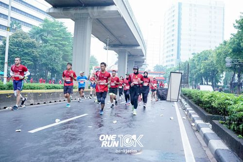Race photo from ONE RUN 10 K