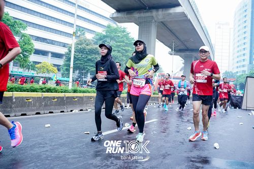 Race photo from ONE RUN 10 K