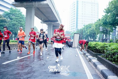 Race photo from ONE RUN 10 K