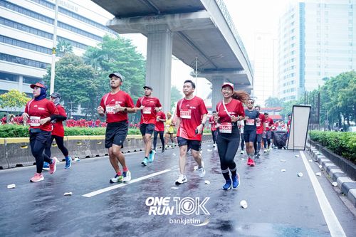 Race photo from ONE RUN 10 K