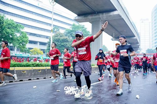 Race photo from ONE RUN 10 K