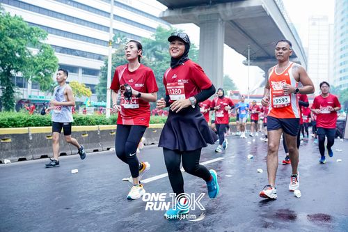 Race photo from ONE RUN 10 K