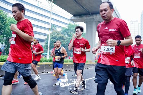 Race photo from ONE RUN 10 K