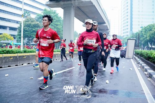 Race photo from ONE RUN 10 K