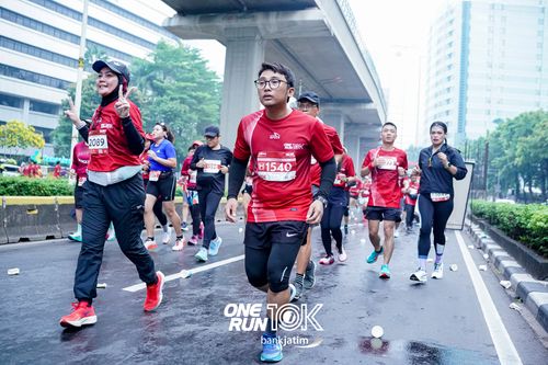Race photo from ONE RUN 10 K