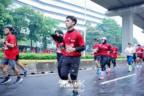 Race photo from ONE RUN 10 K