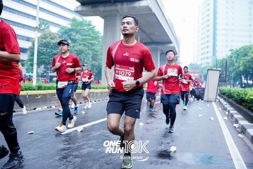 Race photo from ONE RUN 10 K