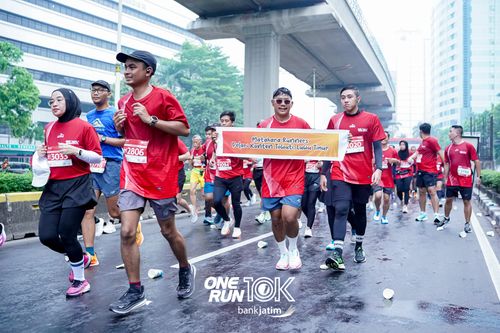 Race photo from ONE RUN 10 K