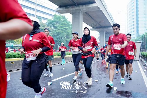 Race photo from ONE RUN 10 K