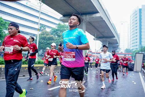 Race photo from ONE RUN 10 K
