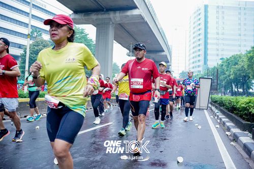Race photo from ONE RUN 10 K