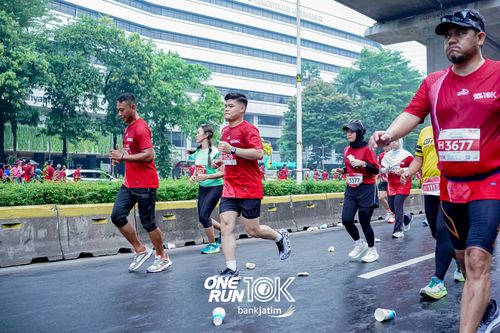 Race photo from ONE RUN 10 K