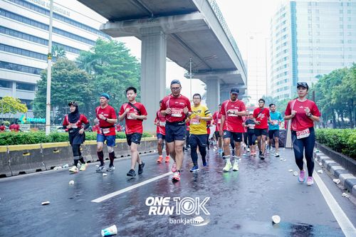 Race photo from ONE RUN 10 K