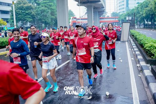 Race photo from ONE RUN 10 K