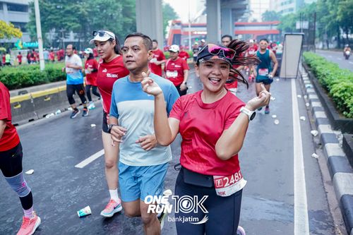 Race photo from ONE RUN 10 K