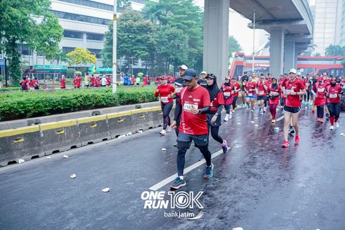 Race photo from ONE RUN 10 K