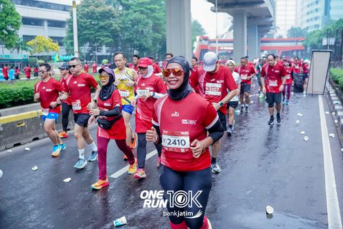 Race photo from ONE RUN 10 K