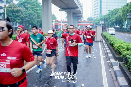 Race photo from ONE RUN 10 K