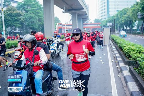 Race photo from ONE RUN 10 K