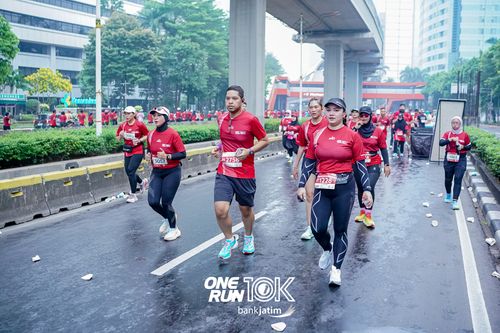 Race photo from ONE RUN 10 K