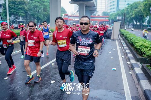 Race photo from ONE RUN 10 K